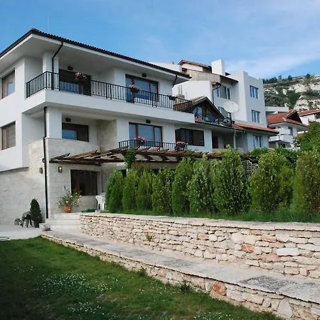 Πανσιόν Hills